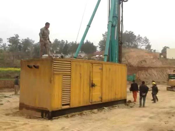 红星如何判断水冷式机油散热器密封件是否需要更换?